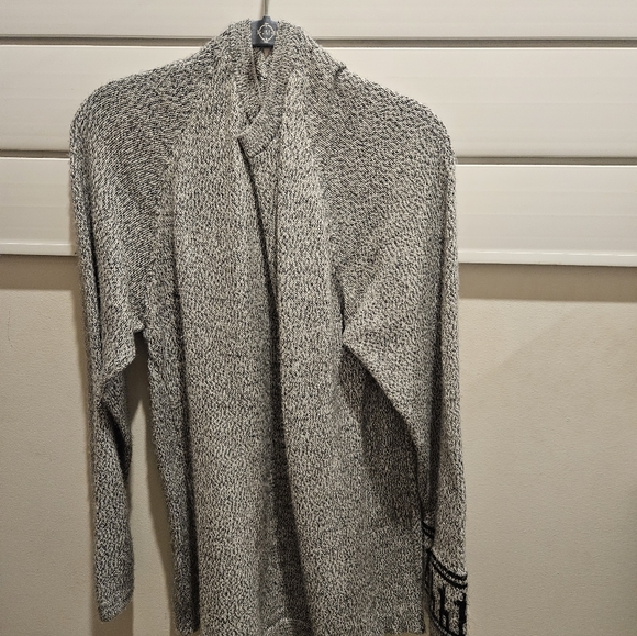 PAKA Costa Sweater - Picture 5 of 7